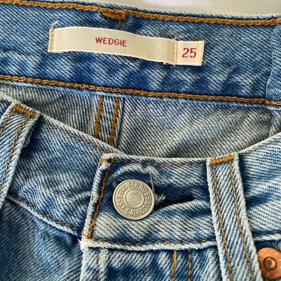 Levis Wedgie Jeans - Picture 3 of 3